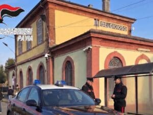 Studentessa bloccata e zaino imbrattato a Pavia, 21 denunciati