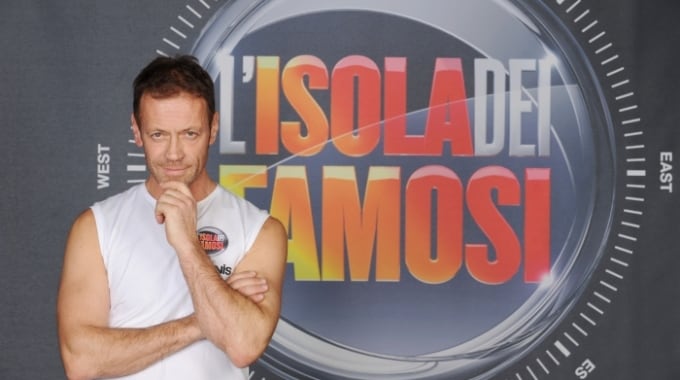 La compagna guarda un programma con Rocco Siffredi, lui spacca la tv