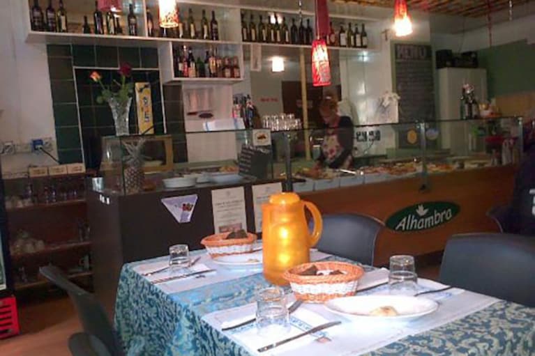 Interno dell'Alhambra Ristoveg a Milano