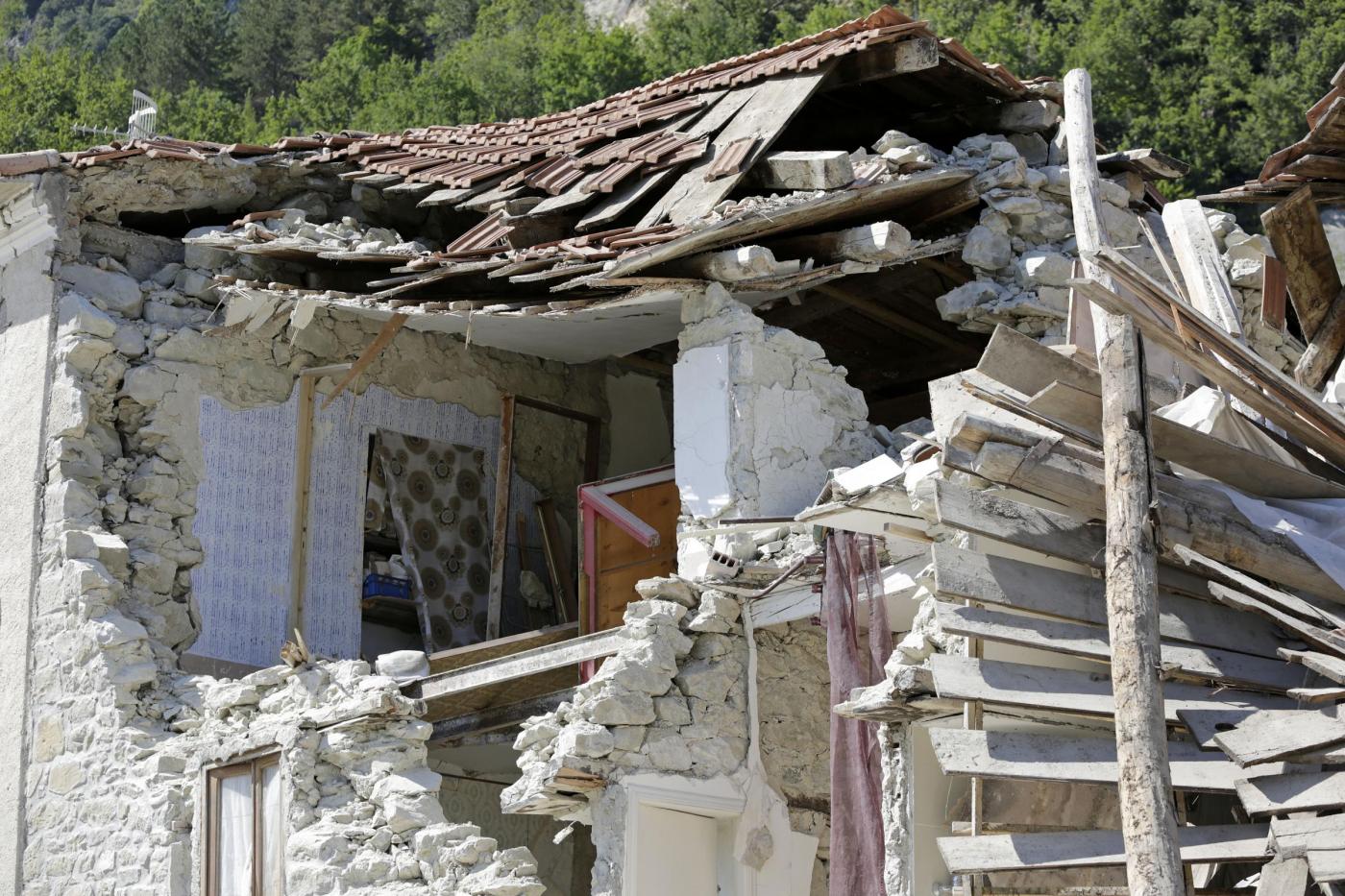 Una casa distrutta dal sisma a Pescara del Tronto