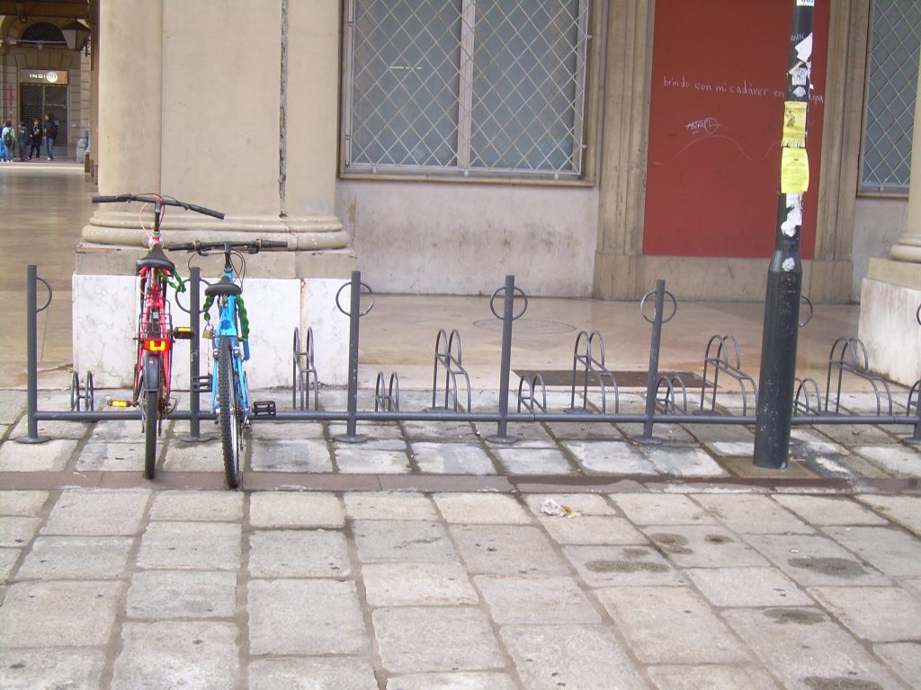 autorizzazione rastrelliera biciclette milano