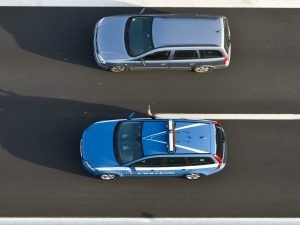 Polizia stradale in azione (foto di Massimo Sestini)