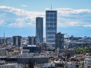 Lo skyline di Citylife, a Milano, con la Torre Hadid (Generali) e a destra la Torre Isozaki (Allianz) (foto Claudio Furlan/LaPresse)