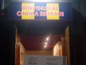 L’ingresso del cinema Beltrade di Milano