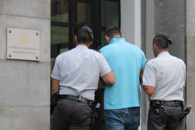 Il marito violento arrestato dalla guardia di finanza a Luino