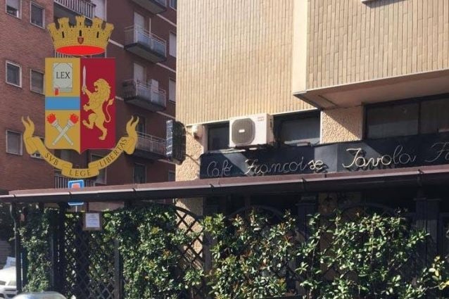 Uno dei bar chiusi per una settimana dal questore di Milano