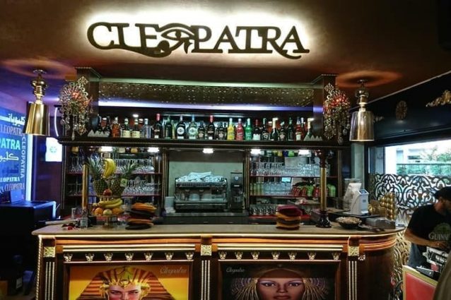 L’interno del bar contro cui sono stati esplosi colpi di pistola