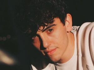 Michele Bravi nel febbraio 2017, durante il Festival di Sanremo.