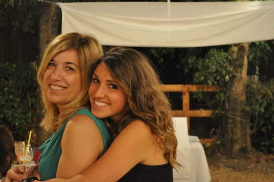 Ida Milanesi (a sinistra), neurologa 61enne, è una delle tre vittime del disastro ferroviario di Pioltello. A destra la figlia, Valentina Tagliaferri