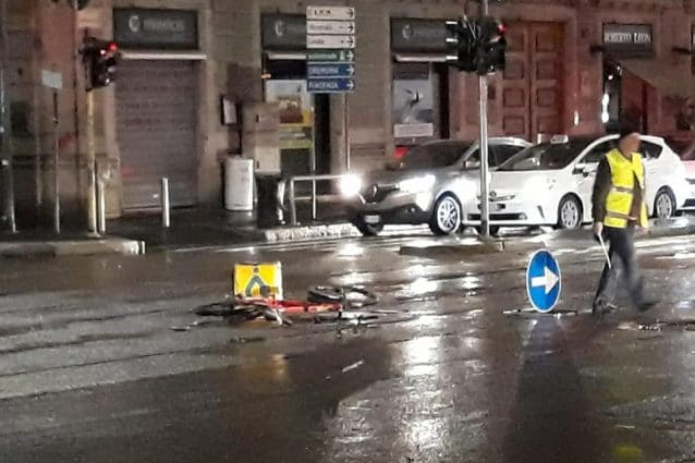 L’incidente che ha coinvolto il rider (Foto: Deliverance Milano)