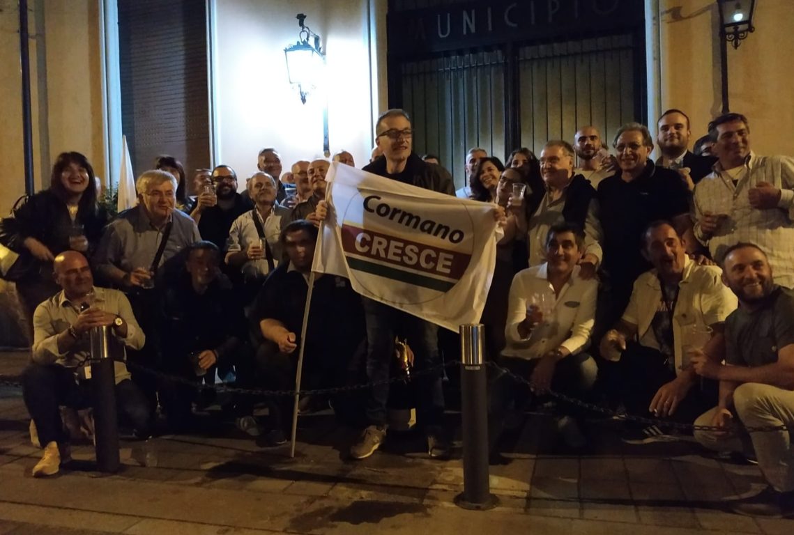 La festa dei sostenitori del candidato di centrodestra Luigi Gianantonio Magistro