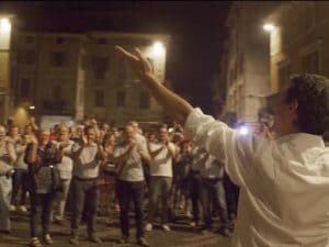 Gianluca Galimberi festeggia la rielezione con i suoi sostenitori