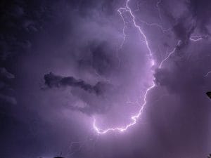 La tempesta di fulmini in provincia di Varese (foto Facebook: Gianluca Bertoni)