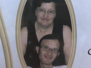 Felicita Carminati e Thomas Arrigoni, madre e figlio trovati morti in casa a Terno D’Isola (Foto: Giornaledilecco.it)