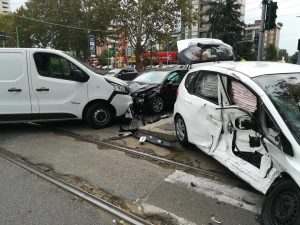 L’incidente in viale Fulvio Testi (Foto dal gruppo Cittadini Municipio 9 di Milano – via Facebook)