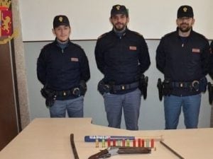 Le armi sequestrate al 26enne –questura di Vercelli