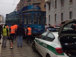 Tram deragliato in zona Città Studi a Milano