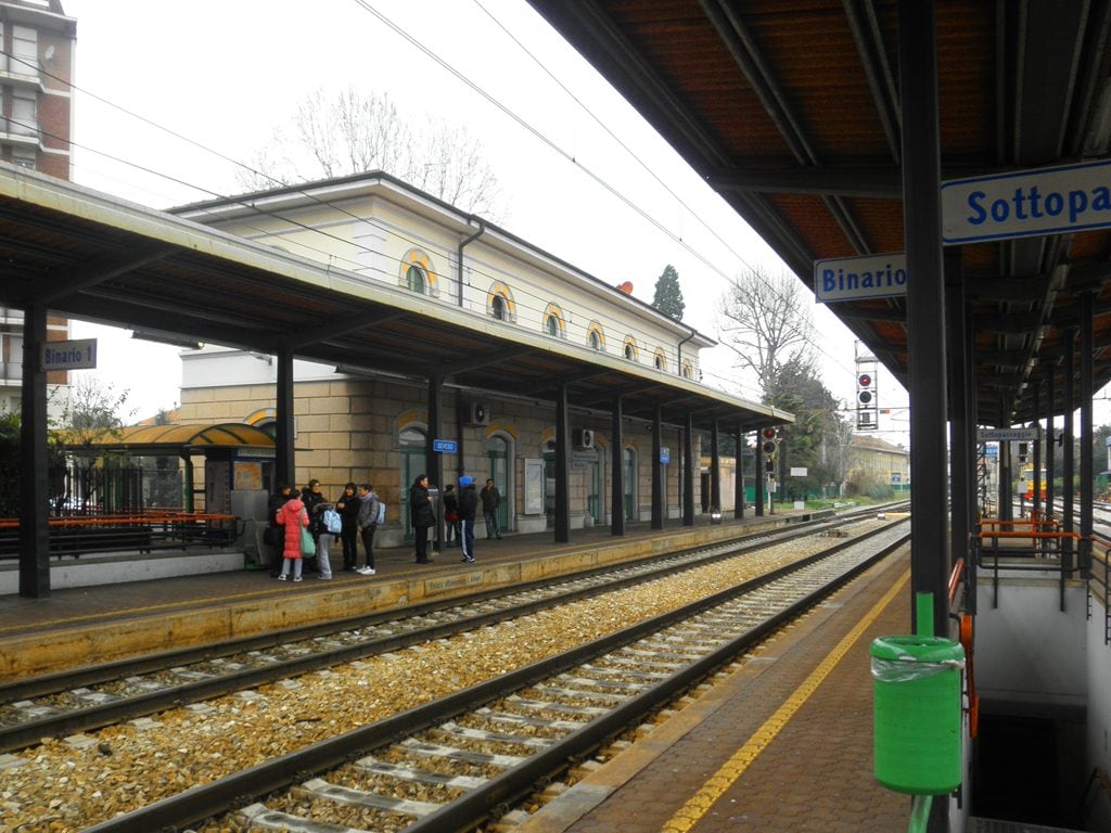 Ragazzo di 17 anni aggredito sul treno alla stazione di Seveso