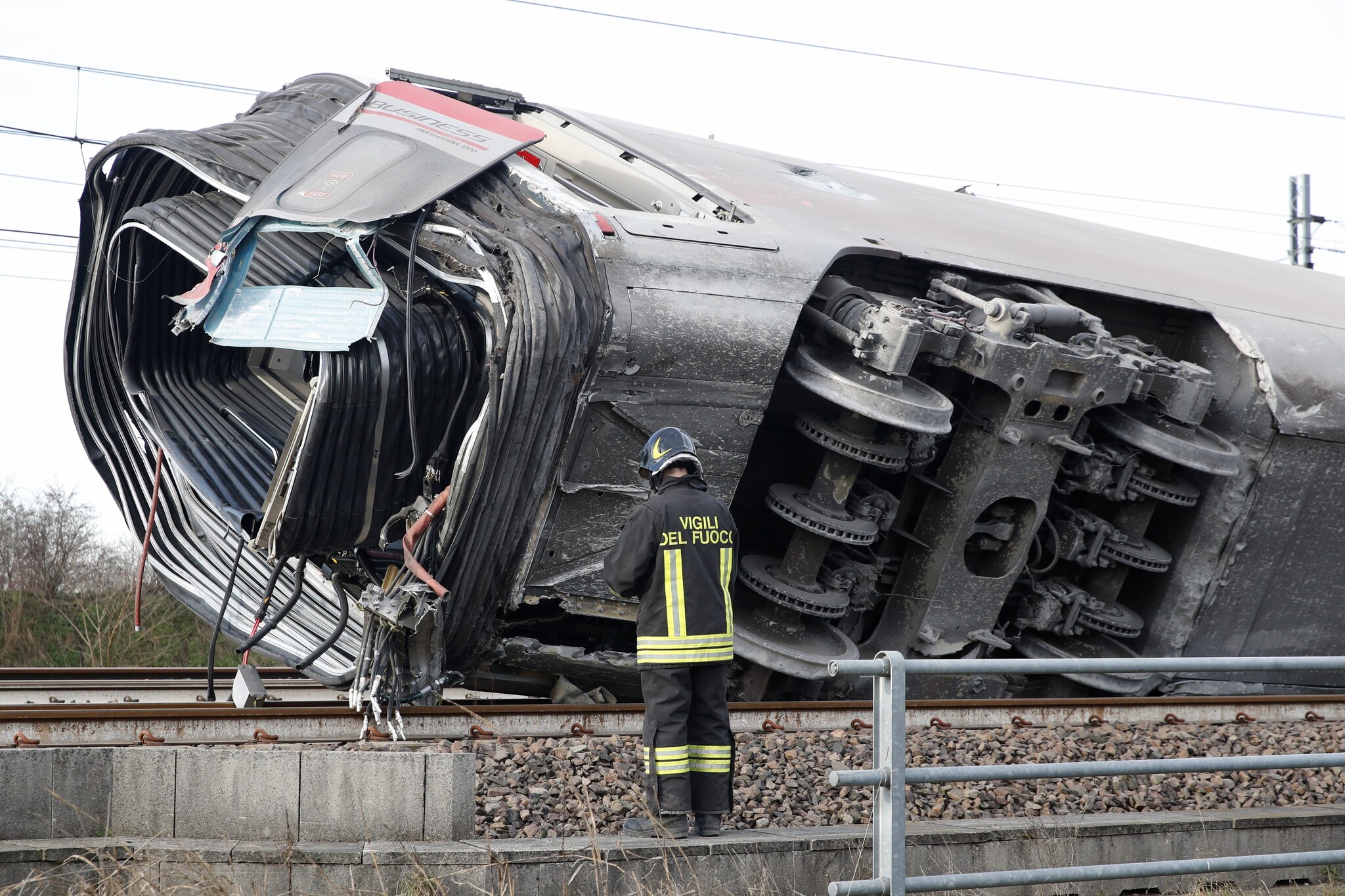 Il treno Frecciarossa deragliato a Lodi
