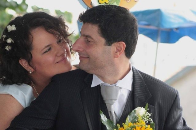 Il ferroviere Giuseppe Cicciù con la moglie Paola Gesualdo (foto Facebook)