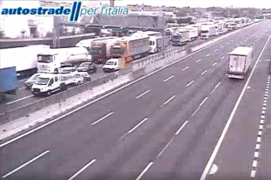 La coda in autostrada
