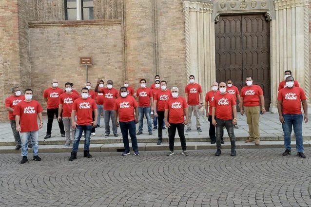 Crema, smantellato l’ospedale da campo: il saluto della città a medici e infermieri cubani