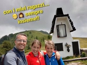 Mario Bressi con i suoi due figli, che ha ucciso prima di togliersi la vita