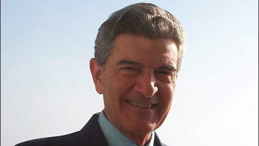 Ruggiero Di Luggo, Cavaliere del Lavoro dal 2001.