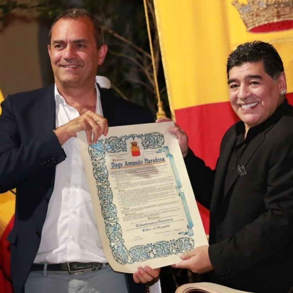 Luigi De Magistris e Maradona nel 2017