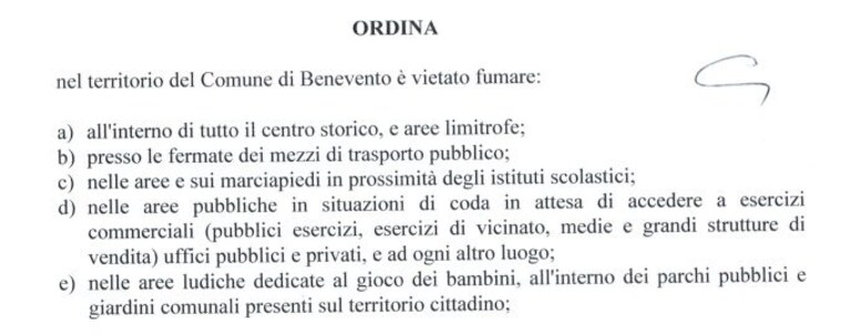 Il divieto di fumo all'aperto disposto nel Comune di Benevento.
