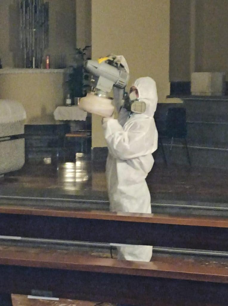 Le immagini della sanificazione della Cappella Cangiani.