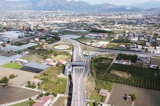Il nuovo svincolo di Angri lungo l'A3 Napoli–Salerno.