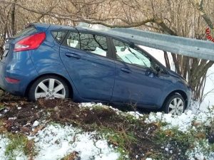 L'automobile finita fuori strada ad Ospedaletto d'Alpinolo.