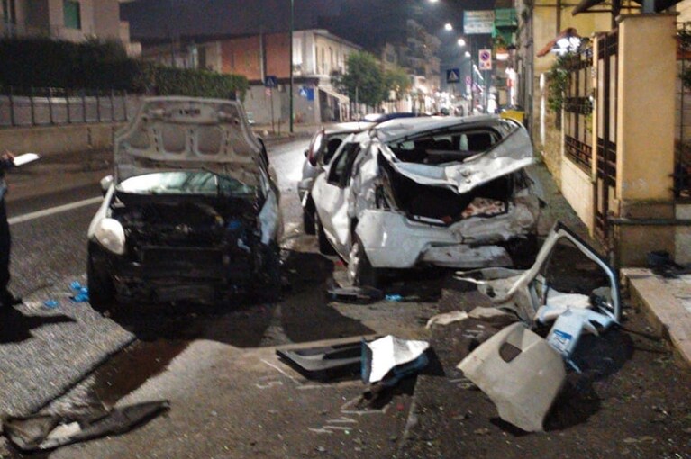 L'impatto di via Santa Maria a Cubito, a Chiaiano avvenuto il 1° gennaio.