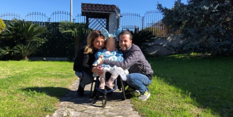 Lucia Pepe assieme ai genitori.