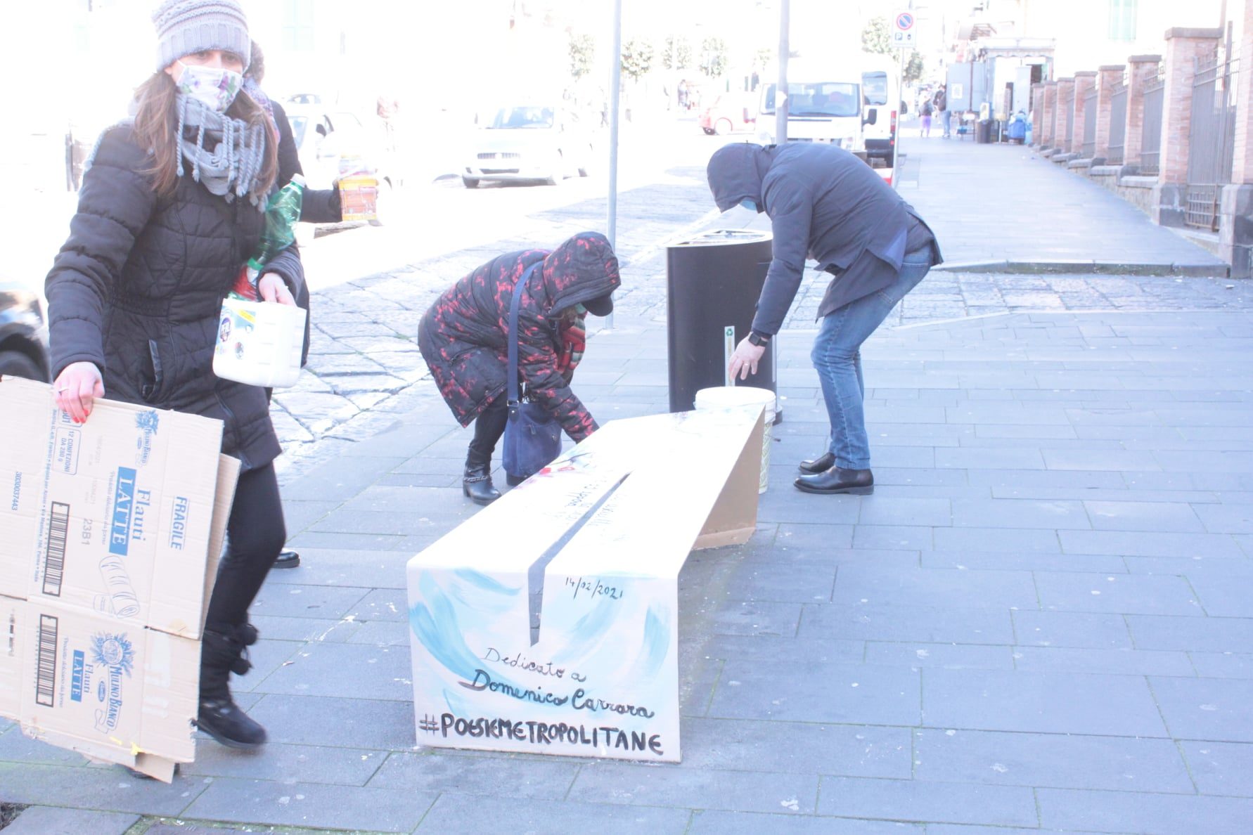 L'inaugurazione delle panchine su via IV Novembre ad Ercolano.