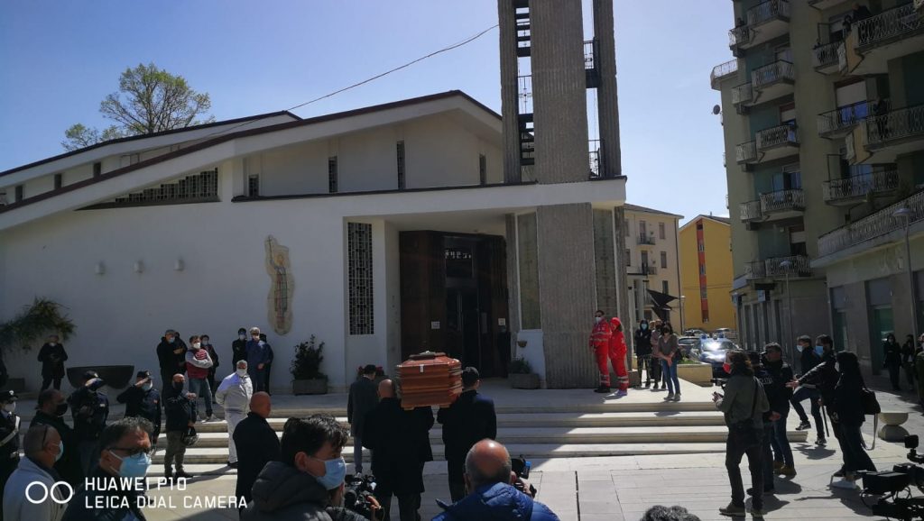 I funerali di Aldo Gioia nella chiesa di San Ciro ad Avellino.