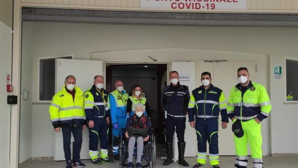 Maria De Cicco, la 107enne vaccinata ad Altavilla Irpina.