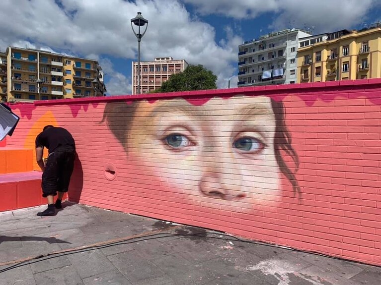 Il murale dedicato alla piccola Noemi.