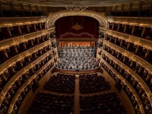 Compensi gonfiati e peculato al Teatro San Carlo di Napoli, 11 indagati tra cui ex sovrintendente Lissner