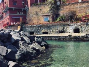 Romeo Alberghi si prende la spiaggia delle Monache