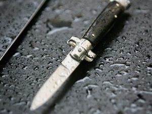 Ad Acerra trovato un coltello sporco di sangue: tensione res