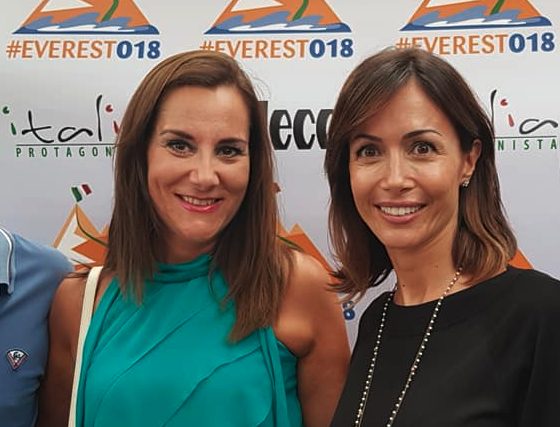 Rossella Sessa (a sinistra) e Mara Carfagna (a destra).