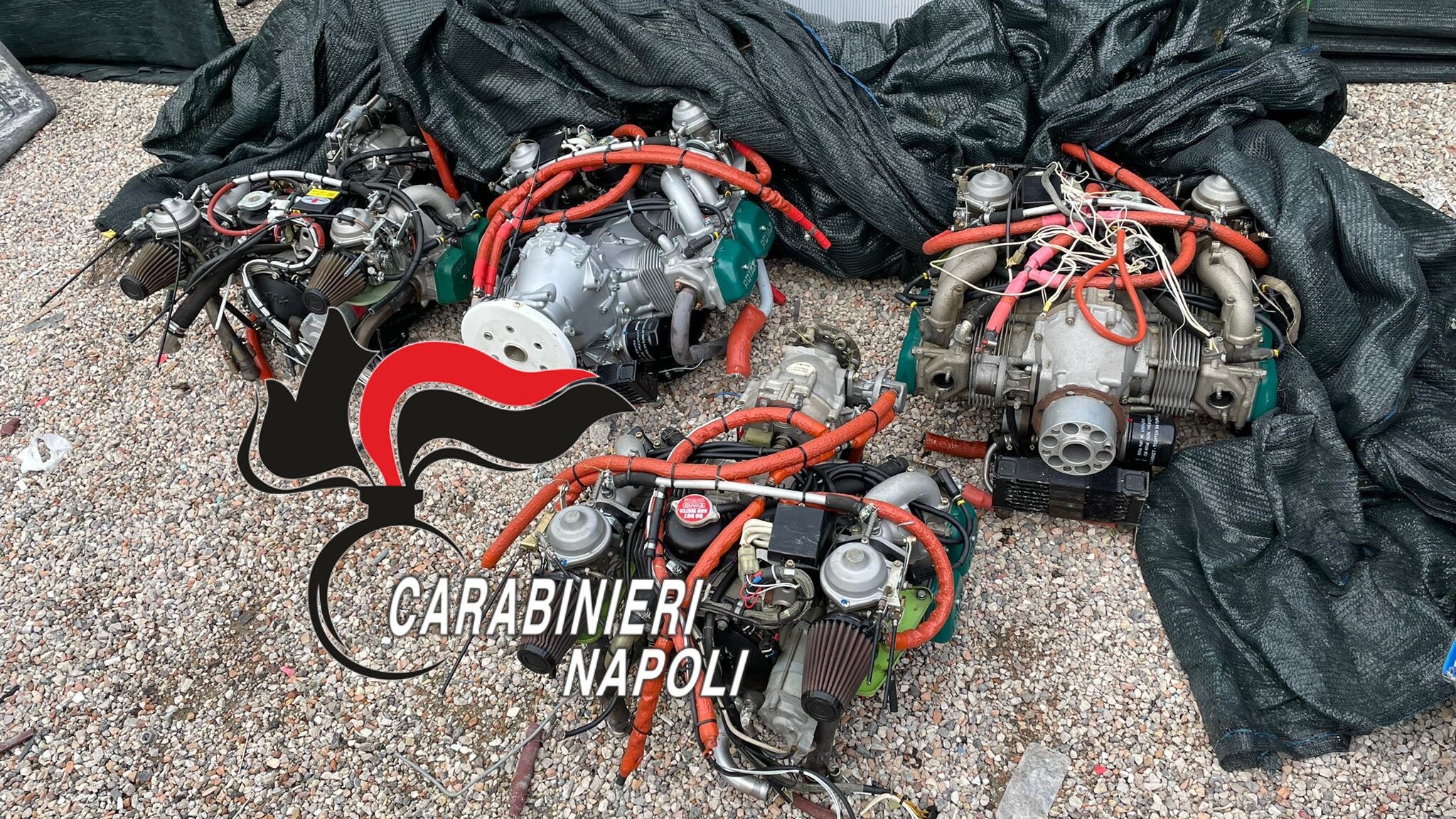 I motori degli aerei rubati nel campo rom.