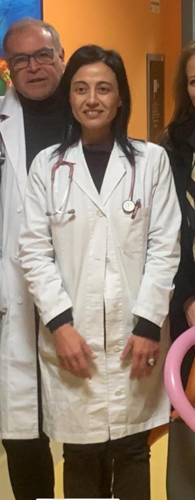 La dottoressa Giovanna Vega con il Direttore dell’Unità operativa di Pediatria, Antonio Vitale.