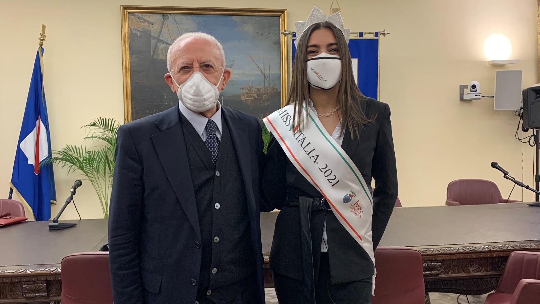 Vincenzo De Luca (a sx) e Zeudi Di Palma (a dx).