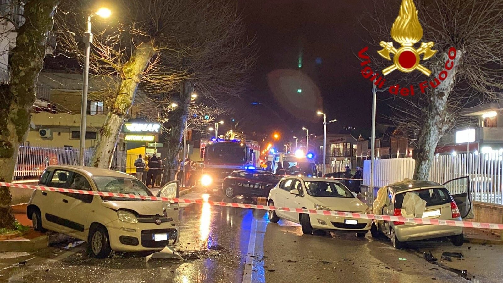 L'impatto che ha visto coinvolte quattro vetture.