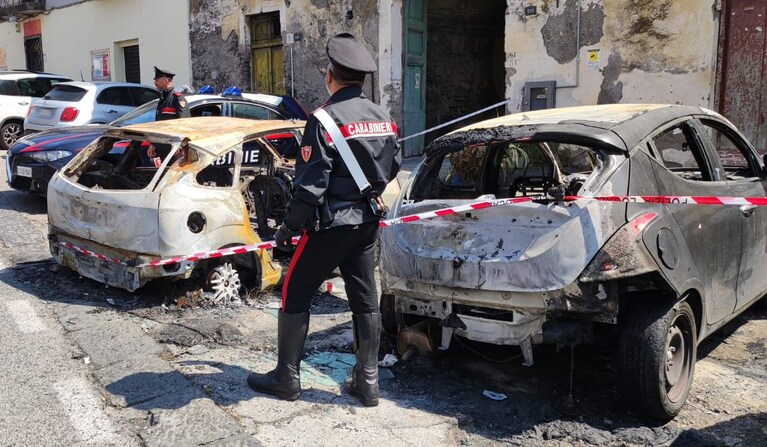 Carabinieri sul posto per le indagini.