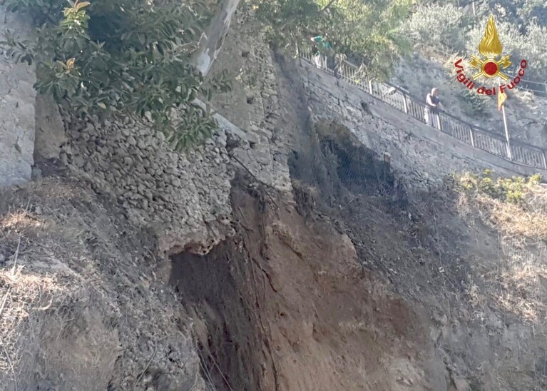 Il crollo del costone roccioso ad Amalfi