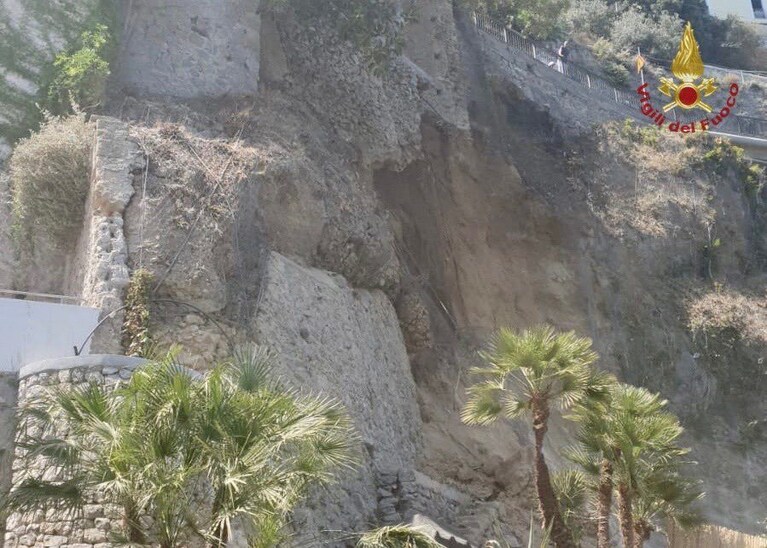 Il crollo del costone roccioso ad Amalfi